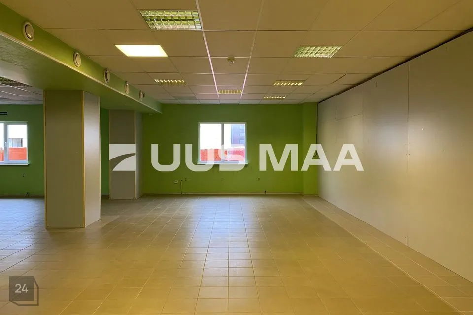 Kaubandus, 200 m² Äripind  -  Rakvere linn