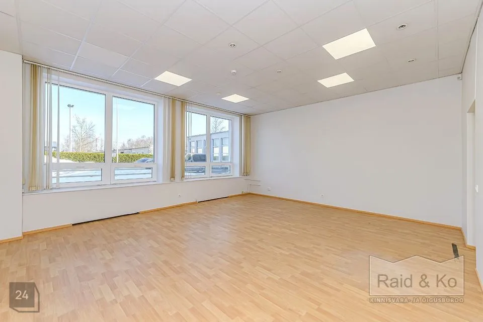 Mitme sihtotstarbega, 33 m² Äripind  -  Tallinn, Mustamäe linnaosa - foto 2