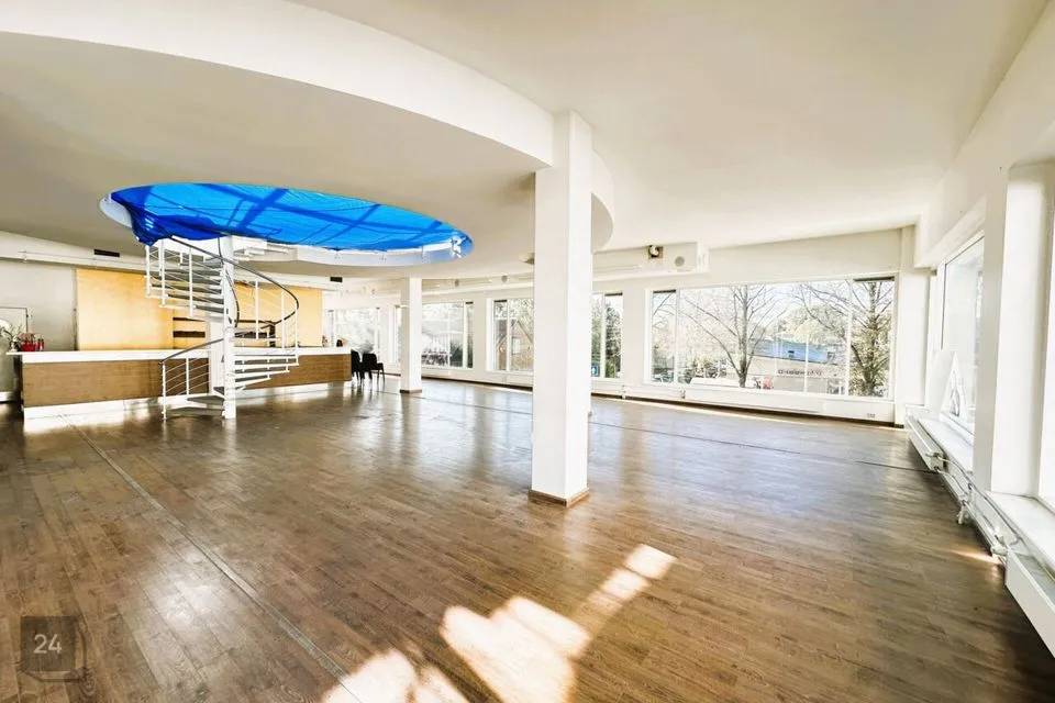 Многоцелевое, 397 m² Бизнес-площадь в Pärnu linn, Pärnu linn