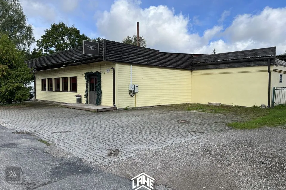 Kaubandus või Toitlustus, 242 m² Äripind  -  Antsla vald, Antsla linn