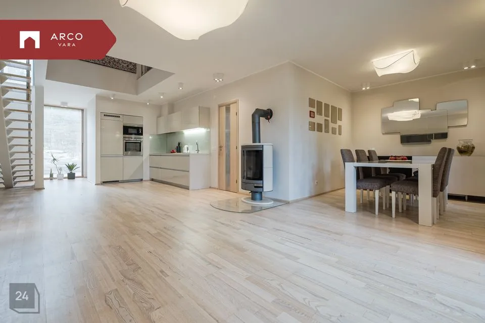 Ridaelamu boks, 5-toaline Majaosa  -  Tallinn, Pirita linnaosa