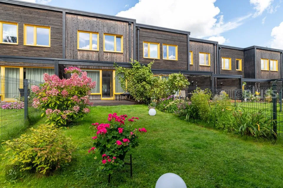 4-toaline Majaosa - Kambja vald, Ülenurme alevik