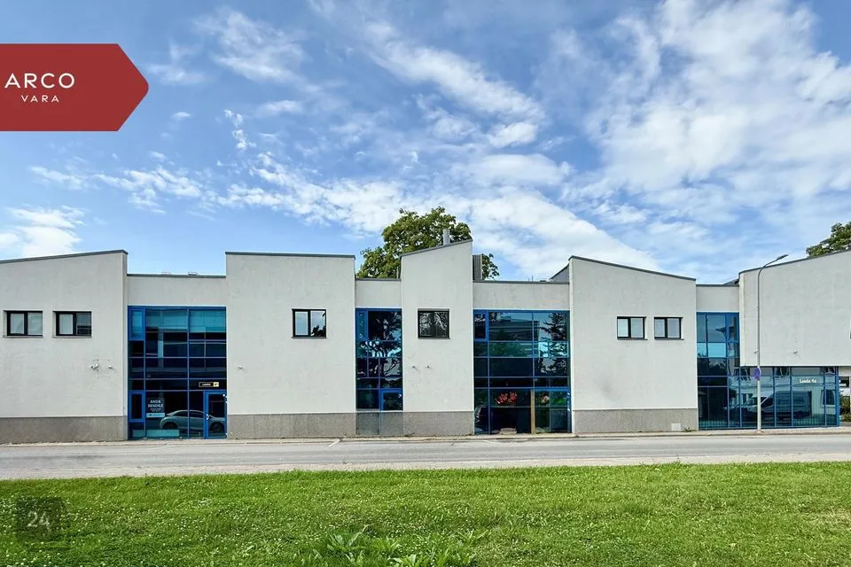 Kaubandus, 77 m² Äripind  -  Rakvere linn