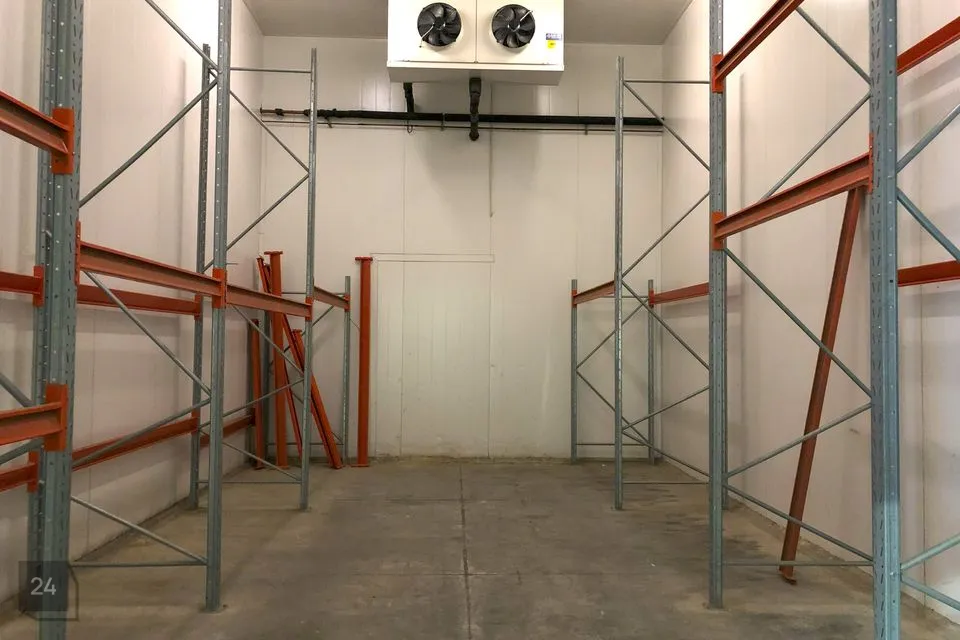 Ladu, 58 m² Äripind  -  Pärnu linn, Pärnu linn