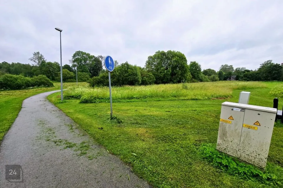 Земля жилой застройки, 2887 m² участок в Väike-Maarja vald, Rakke alevik