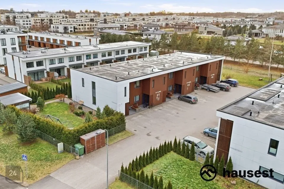 Рядный бокс, 4-комнатная часть дома в Tartu vald, Raadi alev - фото 2