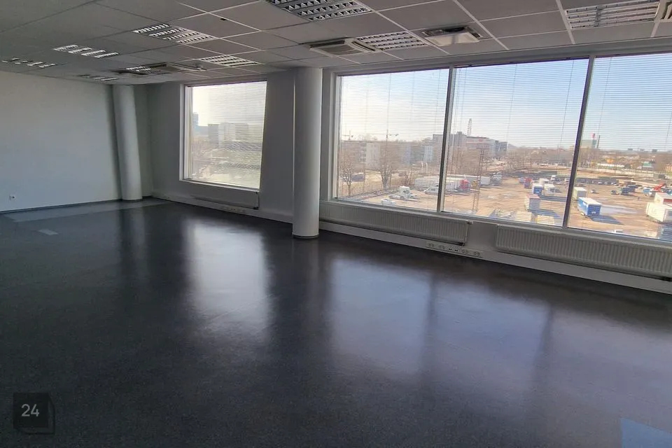Бюро или Обслуживание, 131 m² Бизнес-площадь в Tallinn, Lasnamäe linnaosa