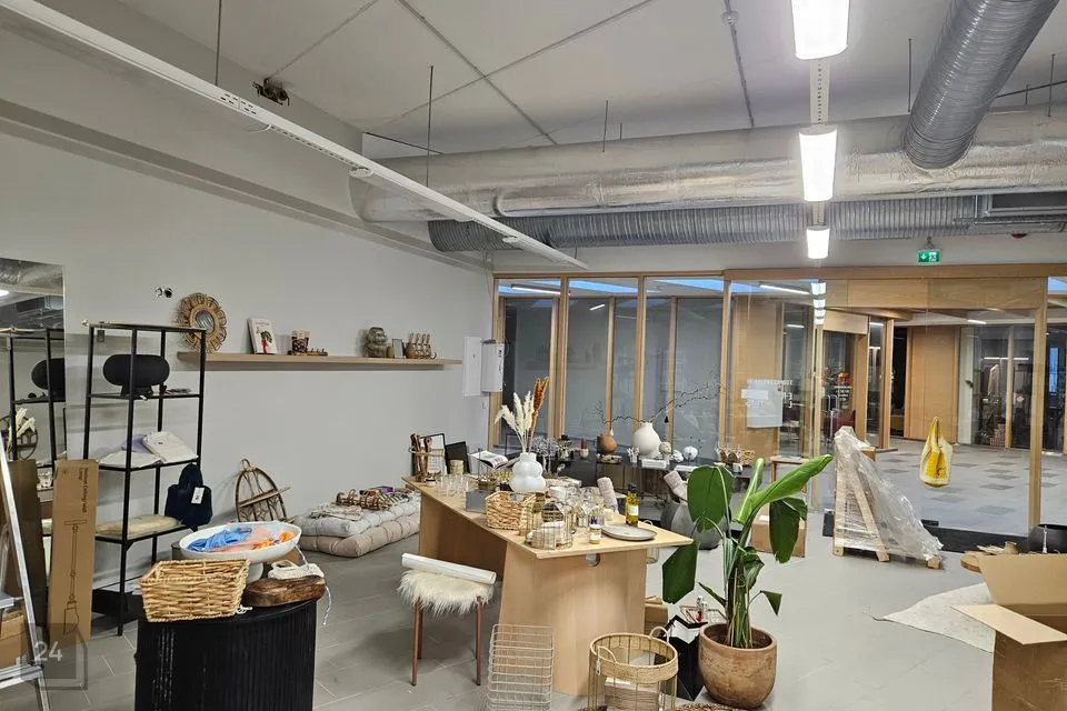 Mitme sihtotstarbega, 105 m² Äripind  -  Viimsi vald, Haabneeme alevik
