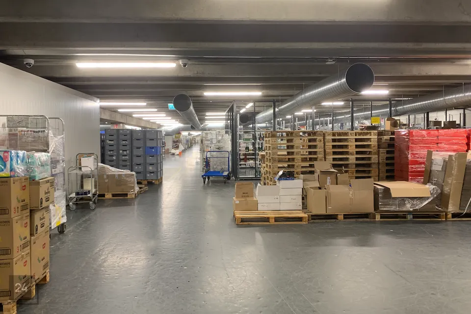 Ladu, 3821 m² Äripind  -  Saue vald, Laagri alevik