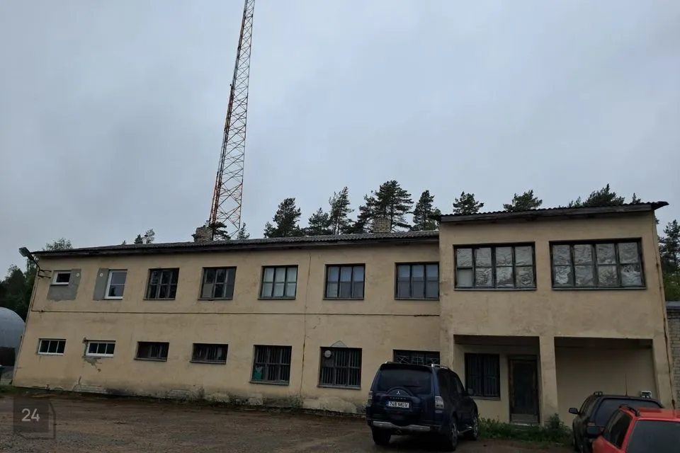 Tootmine või Ladu, 310 m² Äripind  -  Saaremaa vald, Valjala alevik
