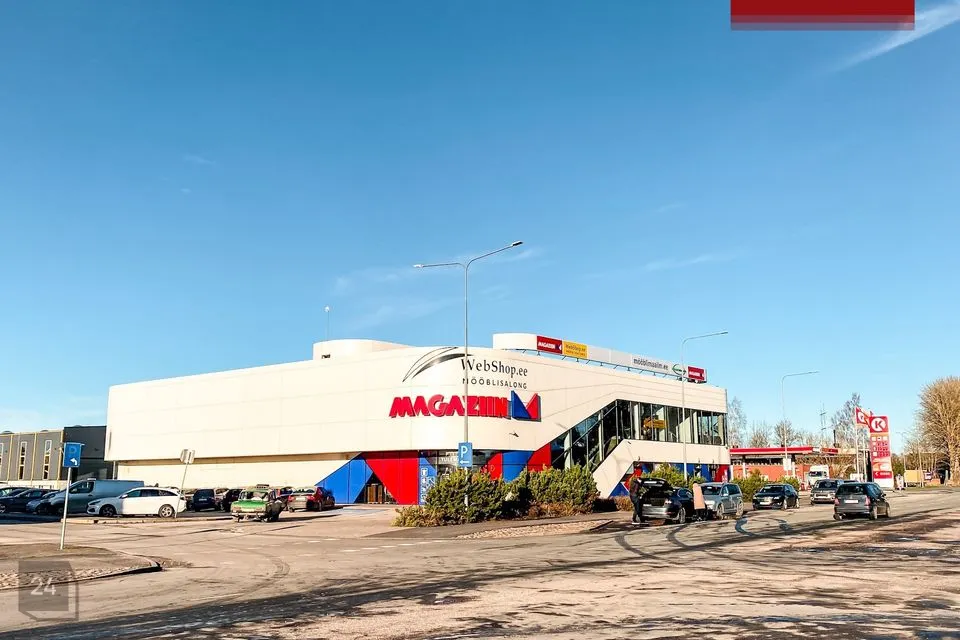 Kaubandus, 374 m² Äripind  -  Viljandi linn