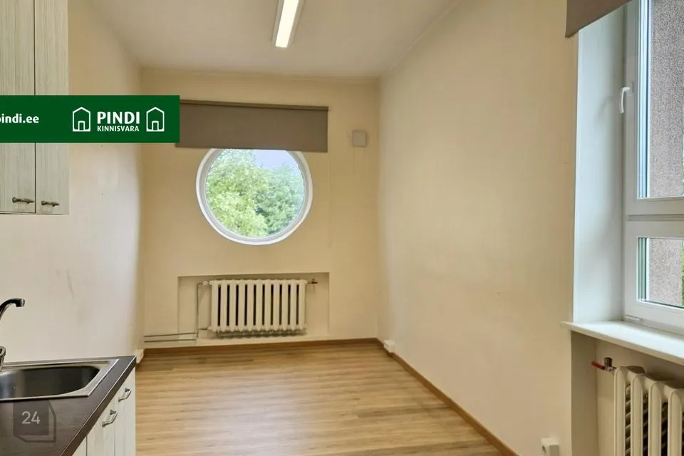 Teenindus või Ladu, 15 m² Äripind  -  Rapla vald, Rapla linn