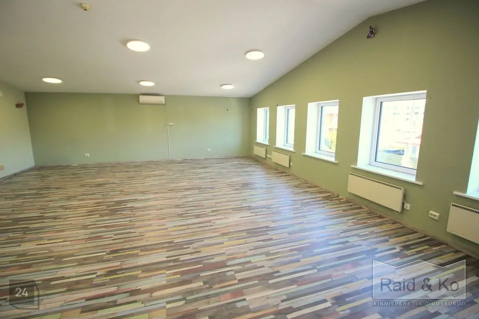 100 m² Бизнес-площадь в Rapla vald, Rapla linn