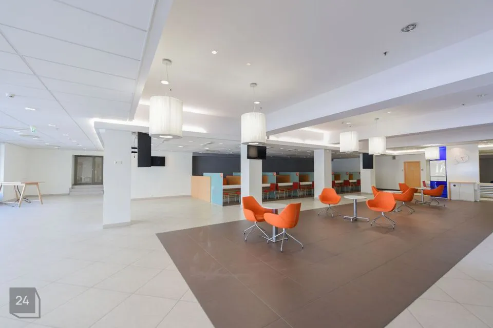 3430 m² Бизнес-площадь в Tallinn, Kesklinna linnaosa