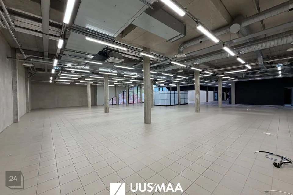 Kaubandus, 1019 m² Äripind  -  Saaremaa vald, Kuressaare linn