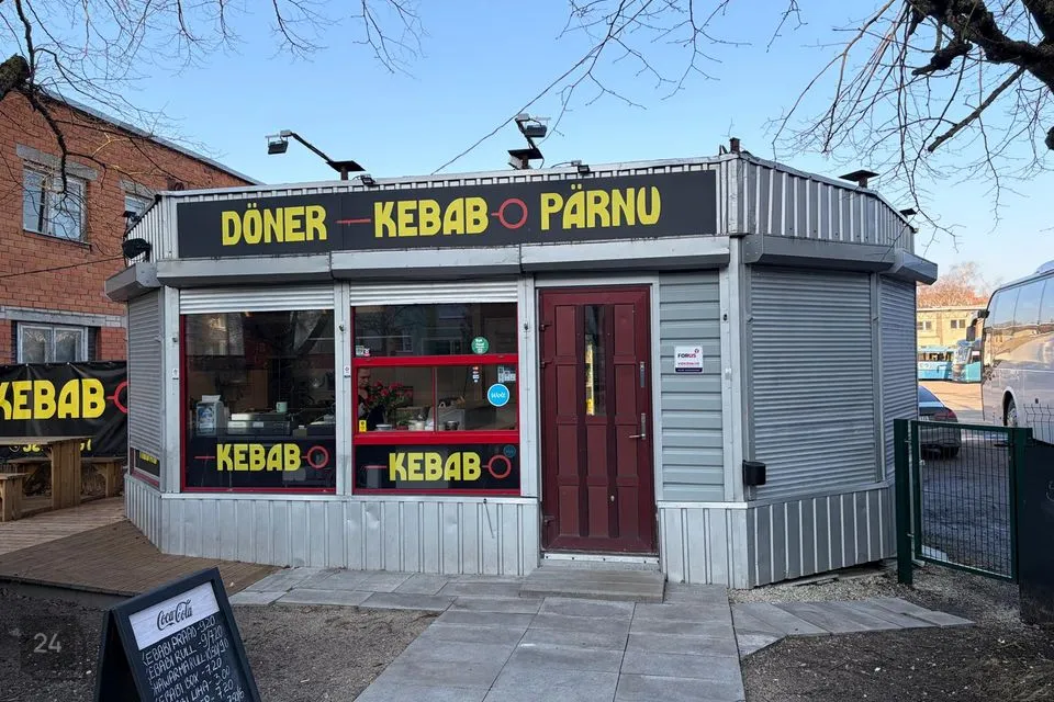 Торговля или Питание, 24 m² Бизнес-площадь в Pärnu linn, Pärnu linn