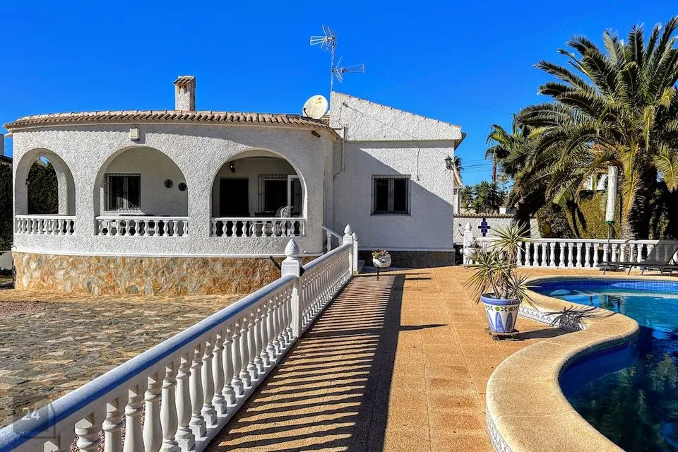 4-room house in Hispaania, El Chaparral