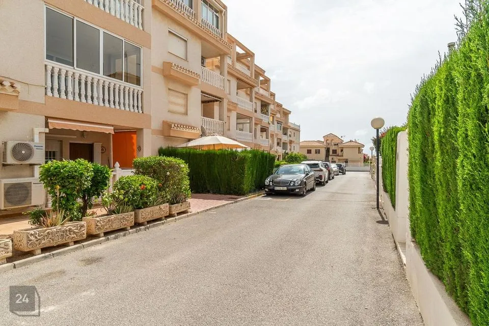 4-room apartment in Hispaania, Torrevieja - photo 5